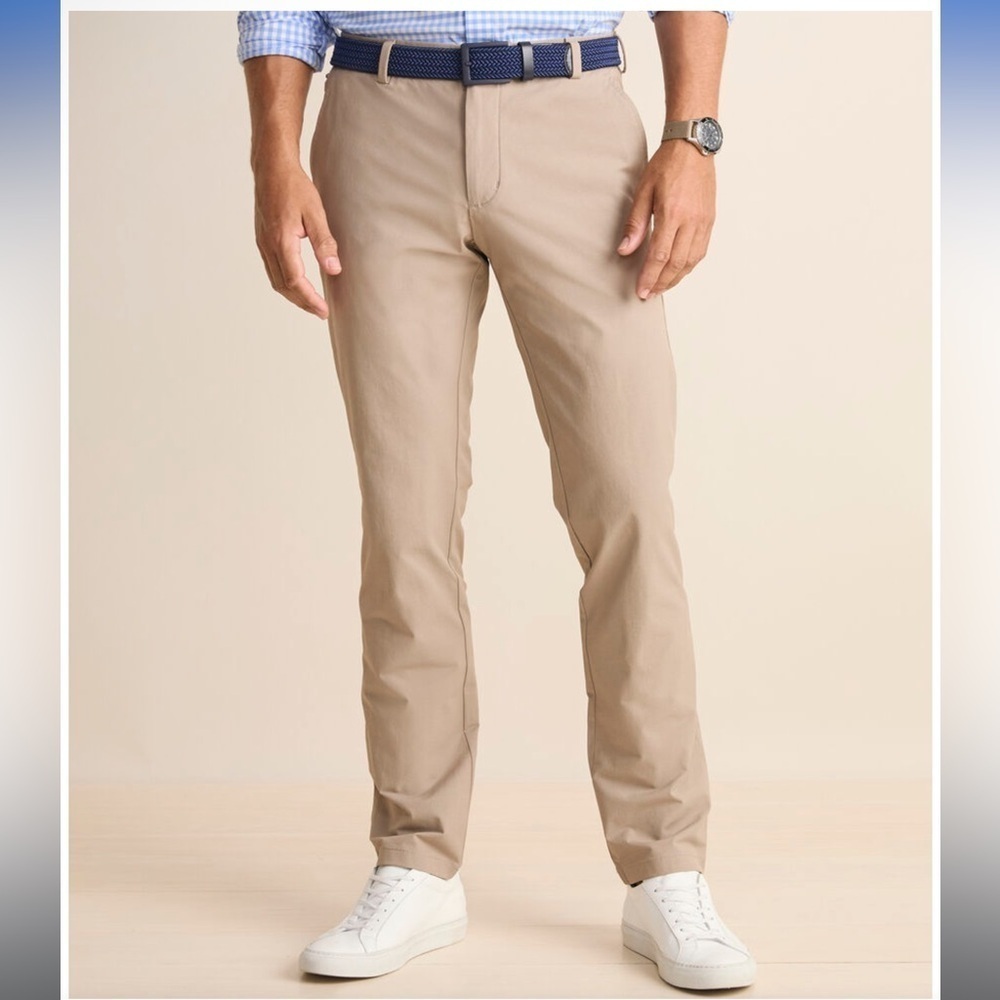Men's Peter Millar Flat front khaki Tan Pants size 33 x 30 excellent  condition
